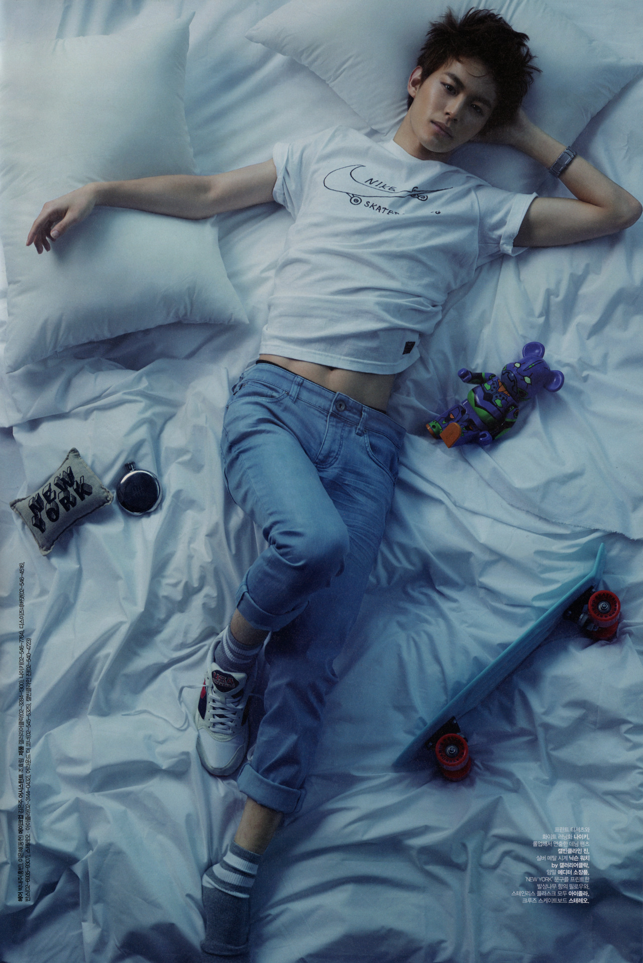 yourmomentofkpop:  Ode to The Star magazine’s bed photos. I. Hongbin of VIXX II.