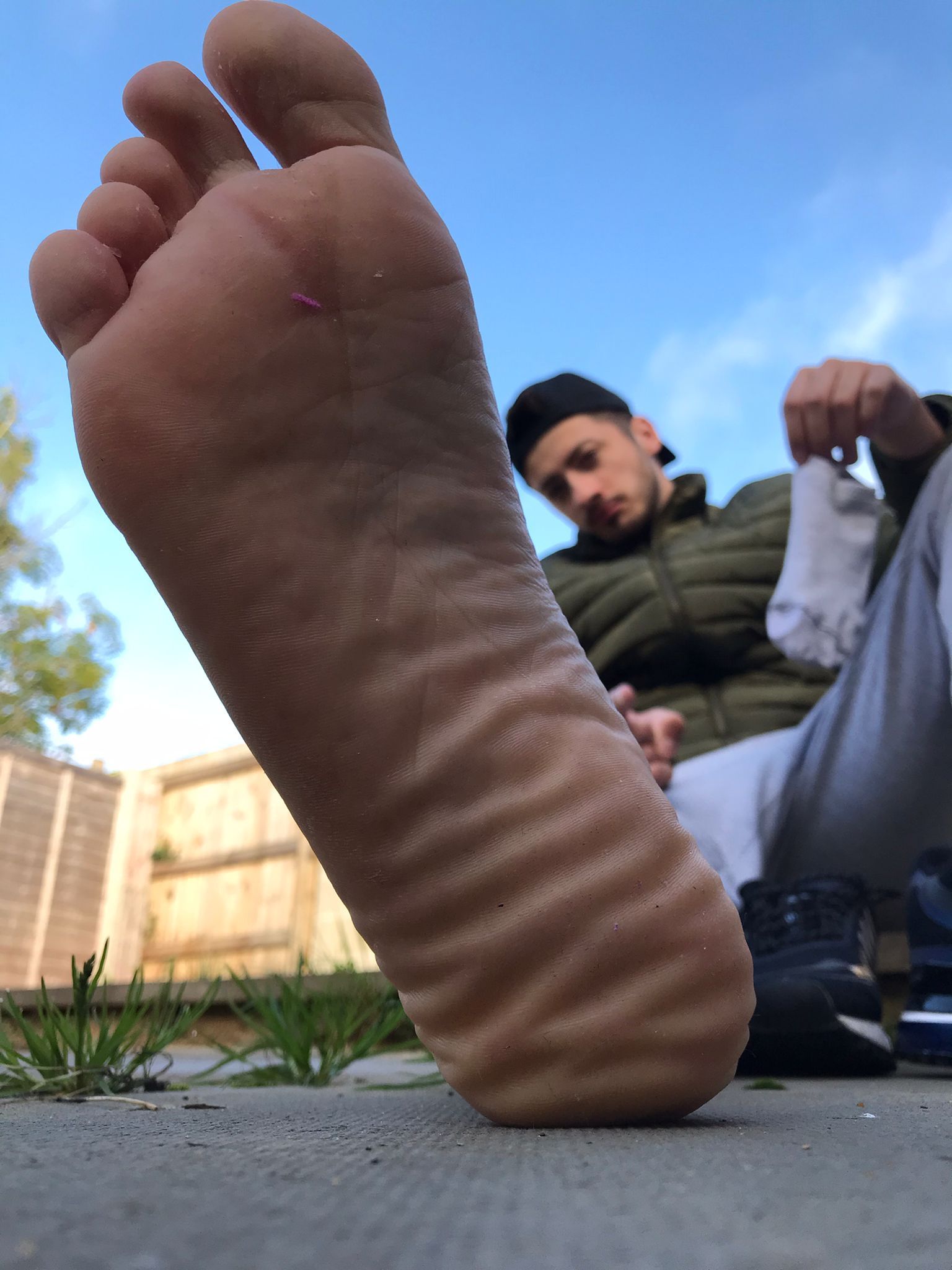 masterfzzz:Would you be my footrest? 🦶🏼🤯#findom #macrophilia #footmaster #alphafoot #finsub #finslave 