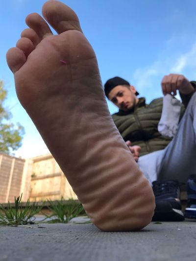 masterfzzz:Would you be my footrest? 🦶🏼🤯#findom #macrophilia #footmaster #alphafoot #finsub #finslave 