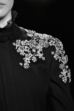 gothiccharmschool:  Yes. All of this. Lace and darkly-glittering jet beads. I approve and covet wildly. 