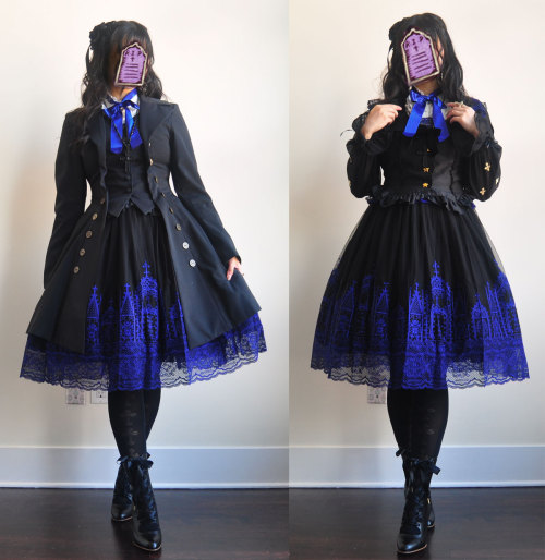  One more photoset of last summer’s gothic picnic outfit!Moitié blue is pretty hard to match w