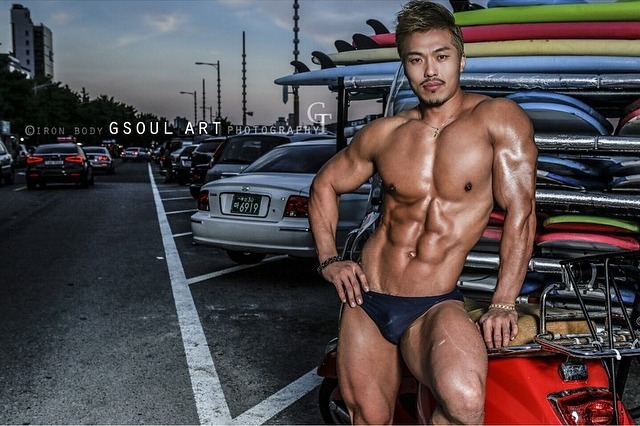 asianmalemuscle:  Enjoy thousands of images in the Asian Male Muscle archive! 