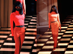 fuckrashida: Naomi @ Gianni Versace Spring