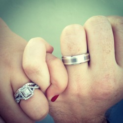 loveforweddings:  Yesterday, I legally pinky-promised