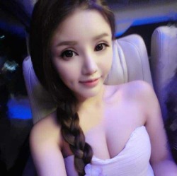 greatwong:  Chinese Girl  Follow at http://greatwong.tumblr.com/