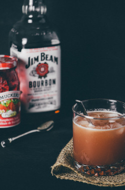 guardians-of-the-food:  Winter Bourbon Smash