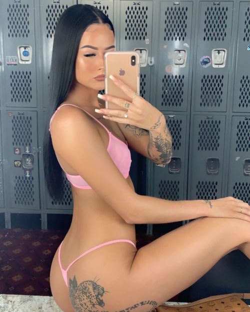 stripper-locker-room:  https://www.instagram.com/slimchiicken/