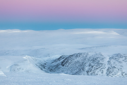 tiinatormanenphotography: Arctic minimalism.  Käsivarsi wilderness area, Finland. 2017&nbs