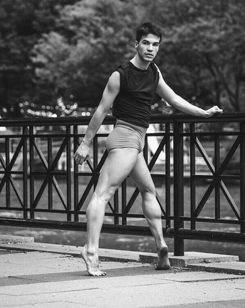 lovelyballetandmore:   Antonio Mannino Photo by Peter Hinsdale