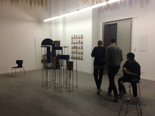 sinkend:  Kunstakademie Düsseldorf