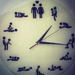 felcouto:  Toda hora é hora. #love #amor