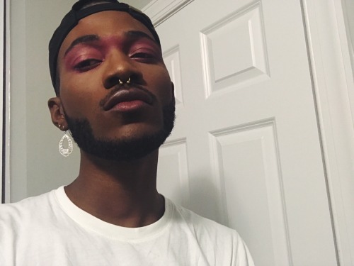 pettyblackboy:Black boys and makeup… like earth and sky. A match made in heaven🌺✨  YAAAAAS GIVE ME MORE BLACK BOYS WEARING MAKEUP OML 😍😍😍