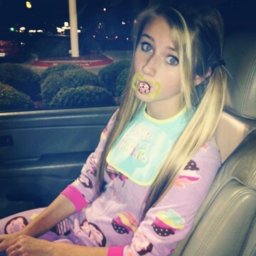 daddys-doll-house:  lil-ana-03:  I would be so embarrassed if Daddy made me do this….   Bravery is well rewarded!  23skidood I want to do this