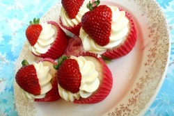 quelloras:  writingjustforgiggles:  quelloras:  &ldquo;Jayy…make these?&rdquo; Gallaria grinned, a slight pout to her lip.  *sighs* “Finem, here.” He holds a hand out and conjures a pair of the strawberry cuppy-cakes, “Strawberry I’m good at.”