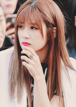 -bomi: ‘’ I’m so chic…I know it dear ’’
