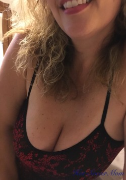 sassysexymilf:  Happy Lingerie Monday @sassysexymilf 💋  You are so beautiful @hot-soccermom. I think you have the best smile in all of Tumblrville.  Wow! ♥