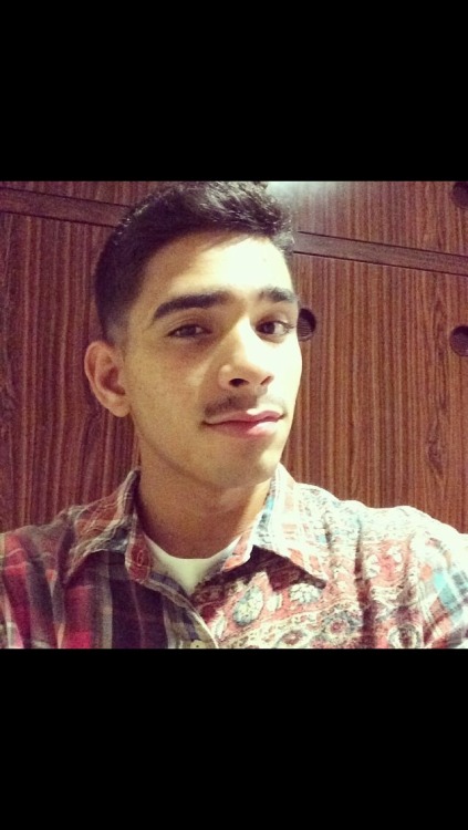 betosgaylatinmenfan:    Beto’s Cornerhttp://betosgaylatinmenfan.tumblr.com/  