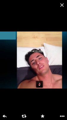 zoommalebody:    He’s the protagonist of the second season of Ex On The Beach, Stephen Bear is another victim ofa porn cam show splashed online.You can watch him jerking and fingering his asshole on cam! Thank’s to #CelebrityBusted who posted these