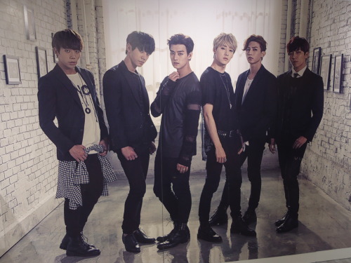 karenwu0109:UKISS displaying panel @ Tower Records Shibuya