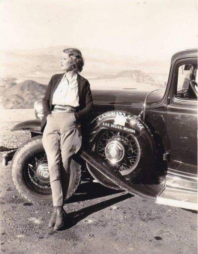 Porn anyskin:Loretta Young, on a motor tour, 1931. photos