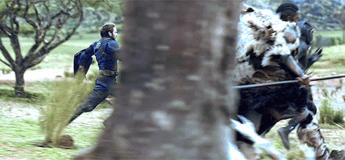 dailystevegifs:“Evacuate the City. Engage all defenses, And get this man a shield.”