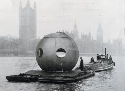 furtho:Juni Ludowici’s round house being transported down the River Thames, 1958