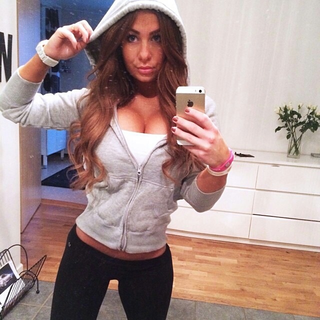 amateur-implant-pics:  @jellydevote