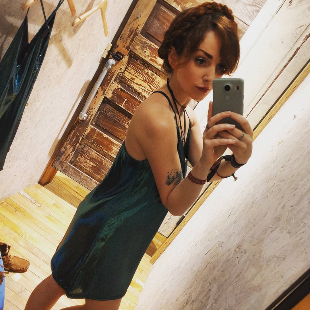 rad-pandaa:  If I ever went into urban outfitters and didnâ€™t take changing