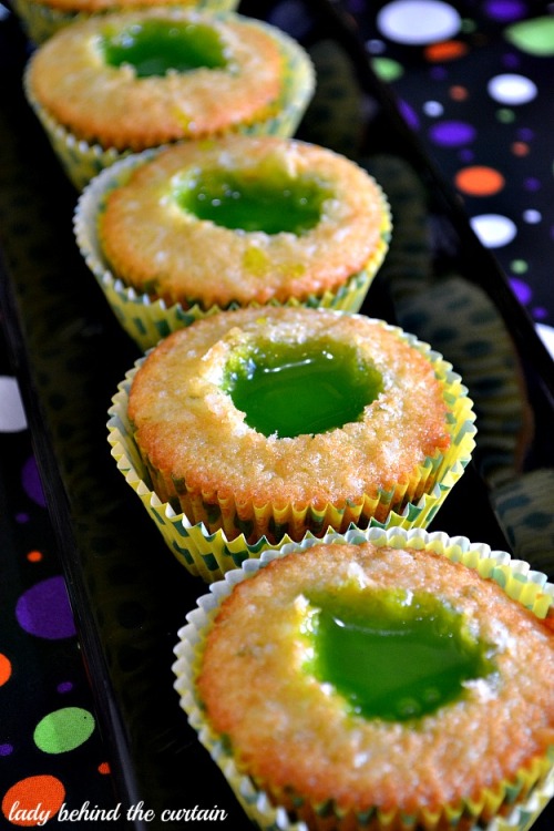 ugly–cupcakes:Slime Filled Coconut Lime Halloween Cupcakes