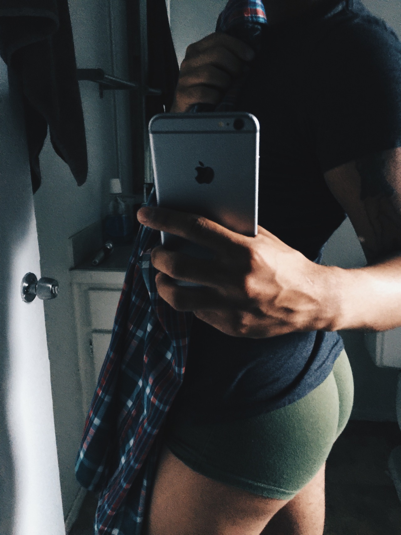 lightskinnhead:  🍑🍑🍑 