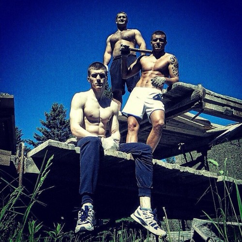 stopnodontstop:  brutalizerdave:  Watching it come to, pull itself up onto its knees, and look up. “Ready to go again?”  You mean it didn’t bleed out? 