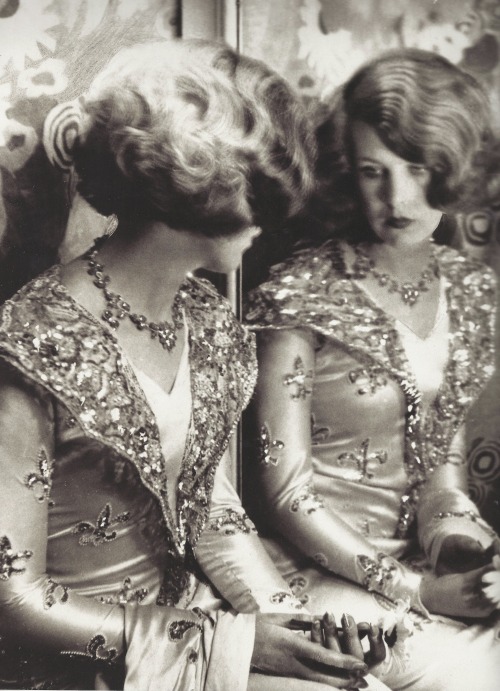 fantomas-en-cavale:  Cecil Beaton- Miss Nancy Beaton, 1926-1927 