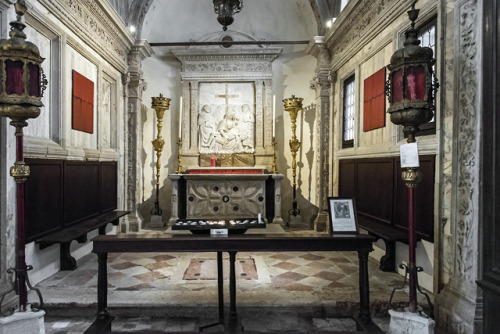 Church of San Lio, Gussoni chapel: Canaletto’s tomb.