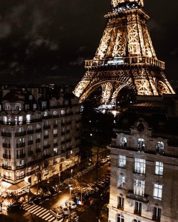 geccici:  everything-thing:   Pullman Paris Tour Eiffel by  Onder Turkmen   -