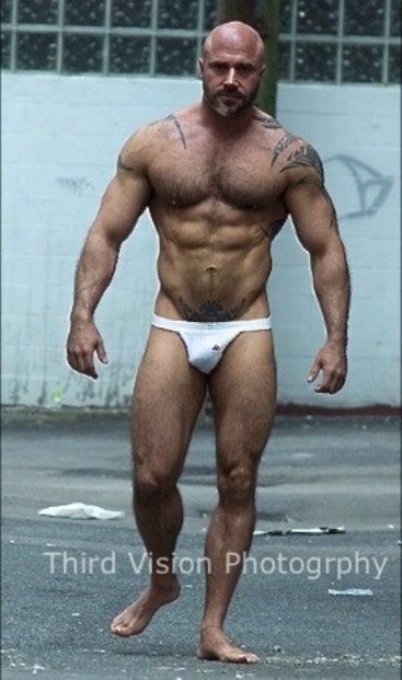 sweetazztyger40: nippig:  Scott Bolton aka vancouverbud  WWWWWWOOOOOOFFFFFF DADDY😍😍,CUM