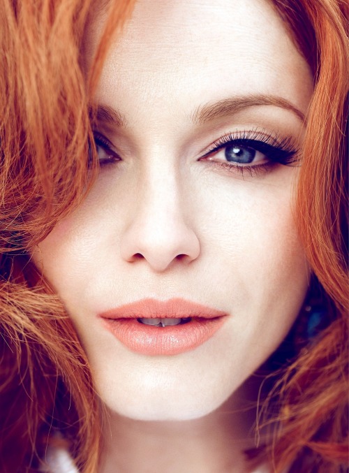 some-celebrity-stuffs:Christina Hendricks