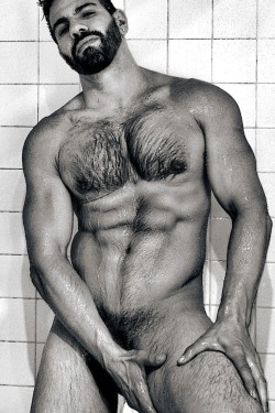 itsonlypubes:  Gregory Nalbone in the shower