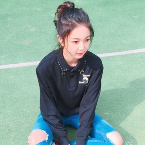 Dami Girlfriend Material Icons *:.•♢°