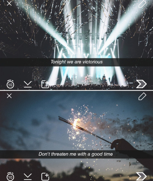 cassiopeiajuliablack:

Panic! At the Disco // Death of a bachelor 