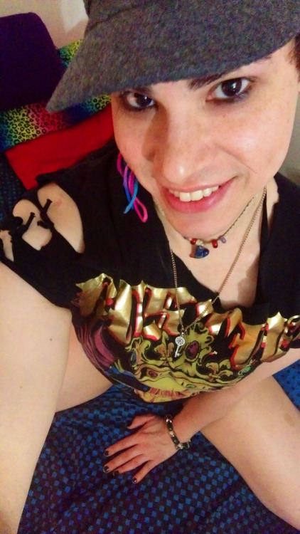 sissyjamiegaymer:  kiss me babe :)