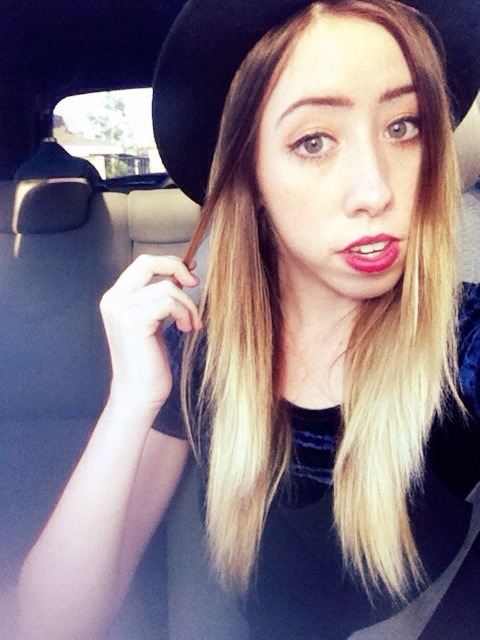 electricfunicole:  skateebrat:  Double trouble 😈  😍 heart eyes for da biggest babe on tumblr