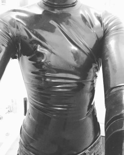 thattroikidd:  New latex :D