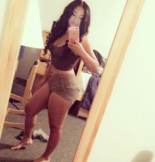 bruh-in-law:  Thecaramelfrapp  Sexy pretty beautiful thick lady.   :)