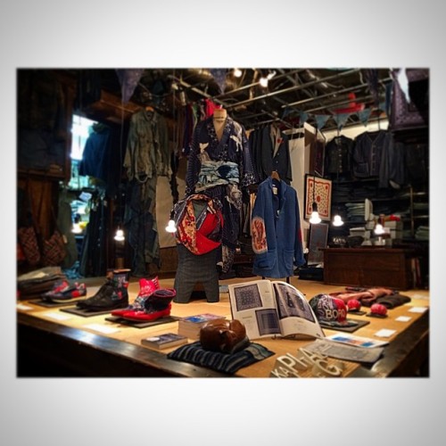 Set up… #kapital #kapitallegs #bandanna (KAPITAL Legs Craftman Store)