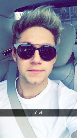 nialljst:   @NiallOfficial: So apparently I’ve got snapchat now . don’t really know how it works so 
