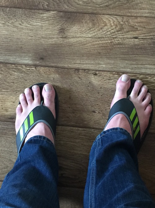 ncnick53:  My friend Kevin really likes to send me pix of his size 13 feet #MaleFeet #MaleFoot #GayFeet #GayFoot #Feet #Toes #BoyFeet #FlipFlops #MaleFootFetish #MaleFeetFetish #GayFeetFetish #GayFootFetish #Size13Feet 