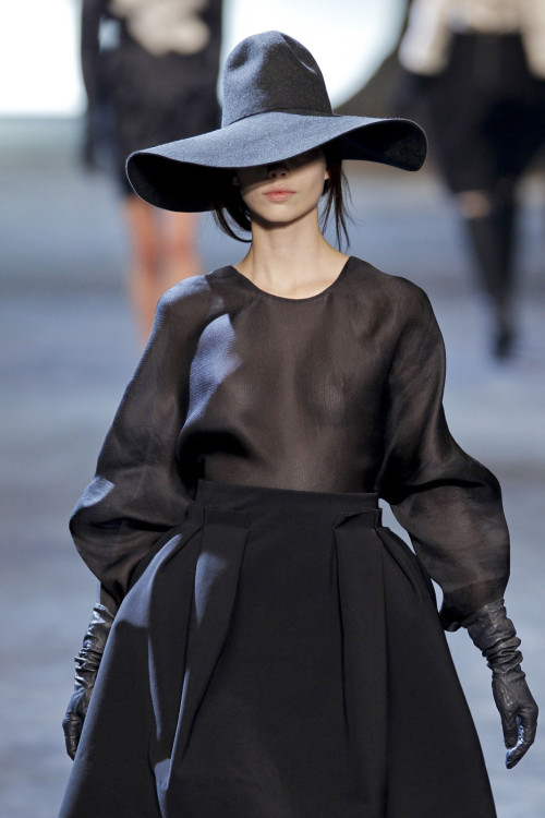 maisonobscurite:  whore-for-couture:  mulberry-cookies:  Lanvin F/W 2011    Follow Overdeauxis/Maison Obscurite, the new blog after been deleted!
