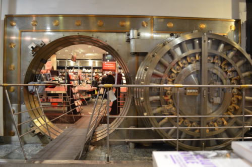 littledallilasbookshelf: An old bank in Paris that was turned into a bookstore.