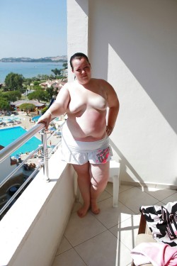 bbwluver47:  Daring !!!! Cool …..  Love