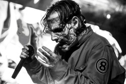 slipknct:  Corey Taylor of Slipknot performing